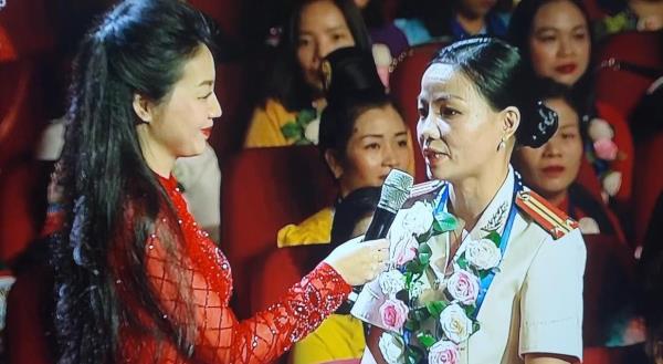 Xứng đáng là bông hoa tiêu biểu của Hội Phụ nữ cơ sở giỏi