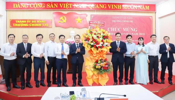 Lãnh đạo TP Đà Nẵng chúc mừng Ngày Nhà giáo Việt Nam tại các cơ sở giáo dục