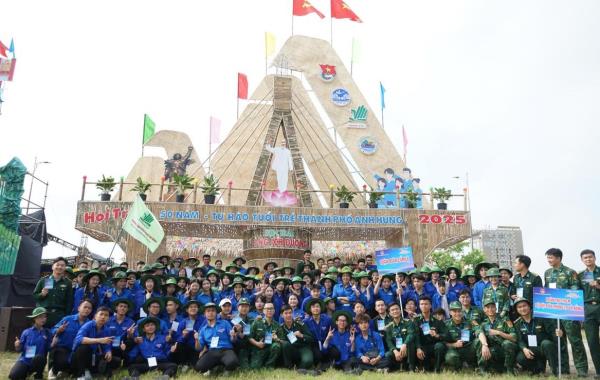 Tuổi trẻ Đà Nẵng sôi nổi hội trại 50 năm - Tự hào tuổi trẻ thành phố anh hùng