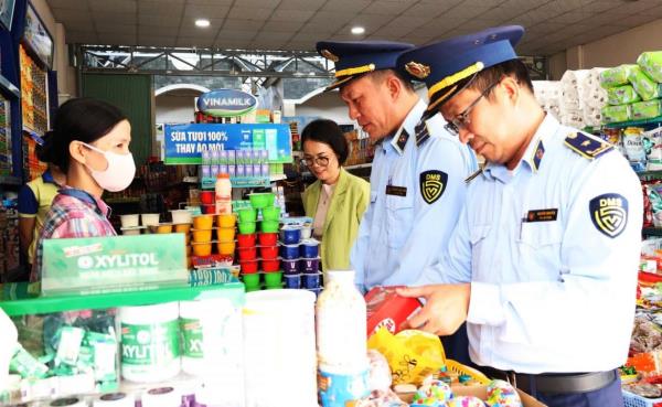 Đà Nẵng tăng cường kiểm tra thị trường sữa