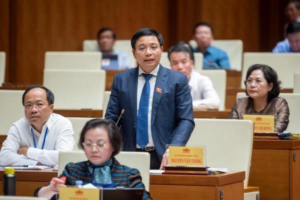 Phân kỳ đầu tư các tuyến đường cao tốc