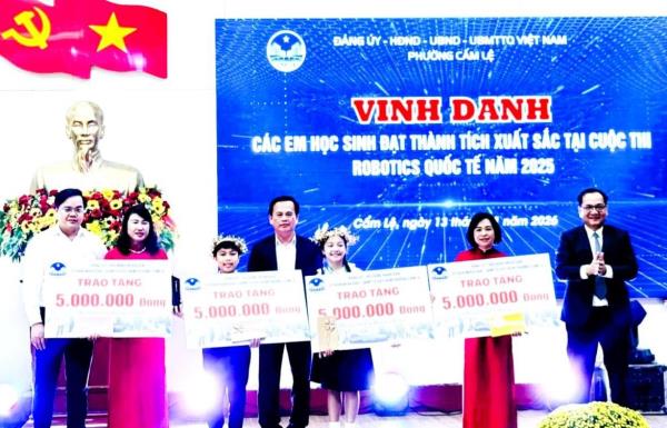 Vinh danh 2 học sinh đạt Huy chương Vàng cuộc thi Robotics quốc tế năm 2025
