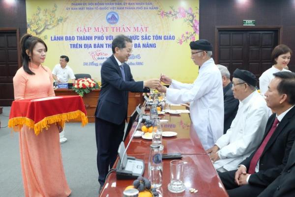 Lãnh đạo TP Đà Nẵng gặp mặt chức sắc các tôn giáo