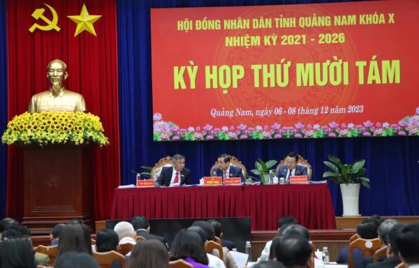 Nóng vấn đề cải cách thủ tục hành chính, thiếu thuốc, vật tư y tế