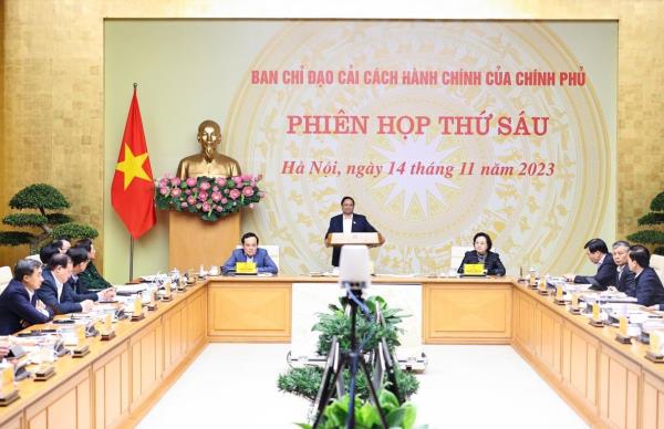 Đẩy mạnh phân cấp, phân quyền và cắt bỏ tất cả các thủ tục không cần thiết
