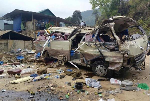 Vụ lật xe làm 9 người chết tại Lào Cai: Dang dở hành trình mang yêu thương đến với trẻ vùng cao