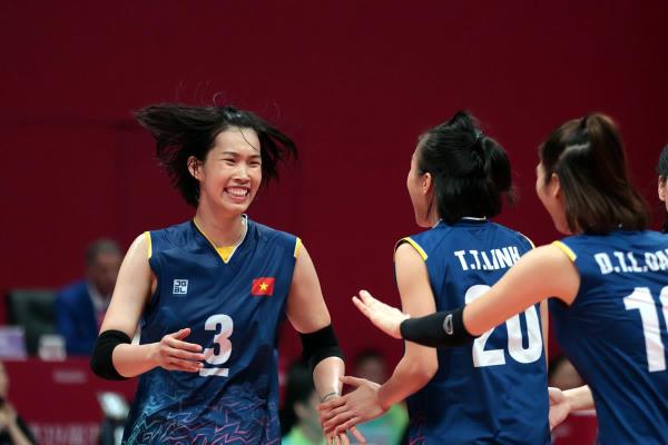 ASIAD 19: Tuyển bóng chuyền nữ Việt Nam ngược dòng quật ngã Hàn Quốc
