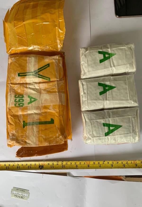 Quảng Trị: Bắt đối tượng vị thành niên vận chuyển 12.000 viên ma túy hồng phiến