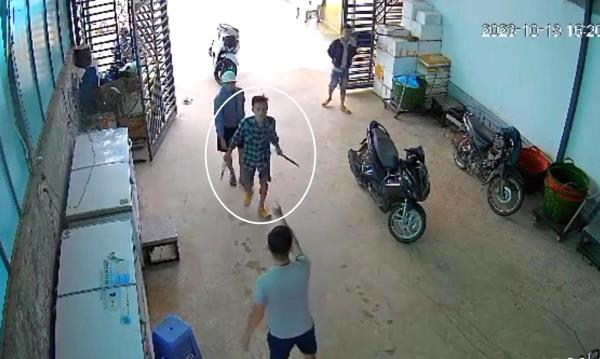 Vác dao đi đòi nợ