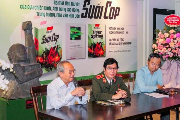 Trung tướng Hữu Ước ra mắt tiểu thuyết chiến tranh Suối Cọp
