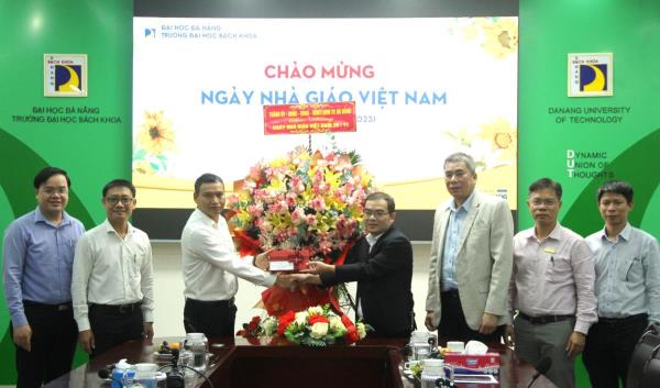 Lãnh đạo TP Đà Nẵng thăm, chúc mừng các cơ sở giáo dục trước thềm Ngày Nhà giáo Việt Nam