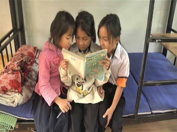 Tổ chức bán trú ở trường không bán trú- Nỗi niềm biết tỏ cùng ai