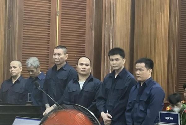 Nhân viên rủ đồng bọn đột nhập nhà giám đốc trộm hơn 2 tỷ đồng