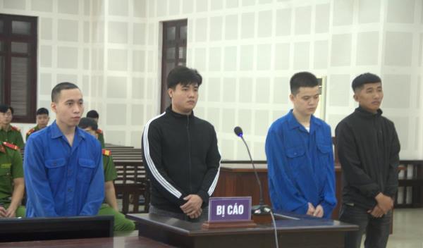 Nhóm shipper hỗn chiến tại quán cơm tấm