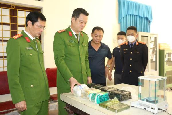 Phá đường dây ma túy xuyên quốc gia thu 10kg ma túy các loại