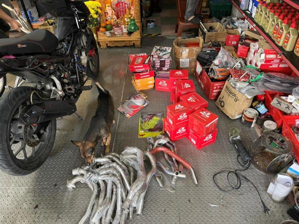 Lò độ chế xe máy bị lộ