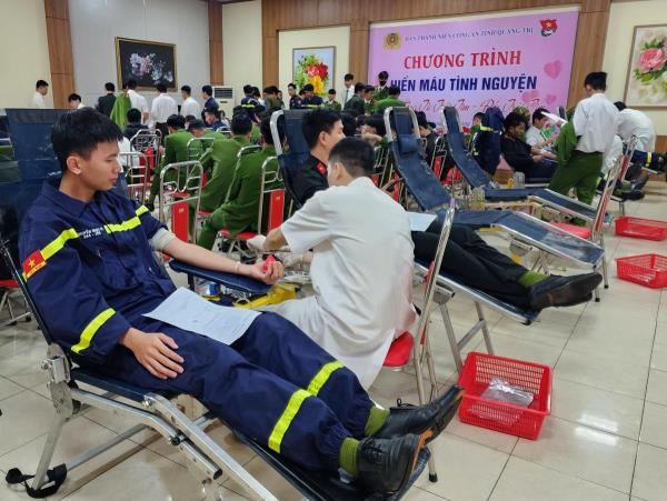 Công an Quảng Trị tiếp tục hiến hơn 210 đơn vị máu cứu người