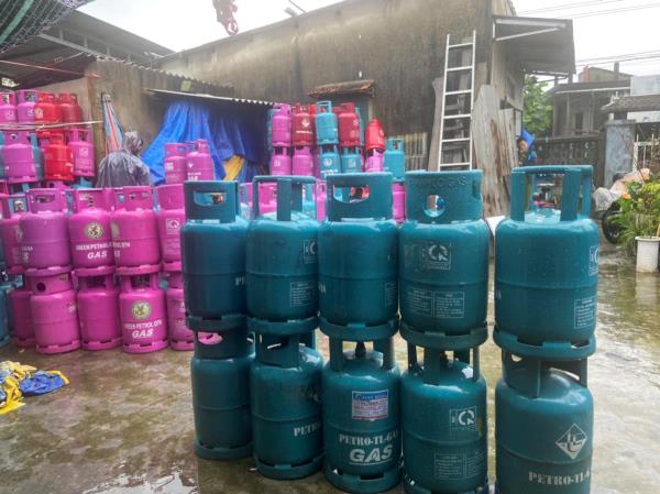 Hàng trăm vỏ bình gas của doanh nghiệp nghi bị chiếm giữ trái phép