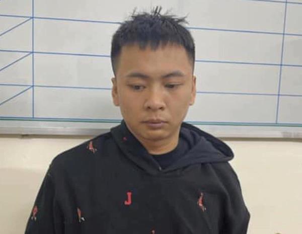 Lật mặt hotgirl hàng hiệu… có râu