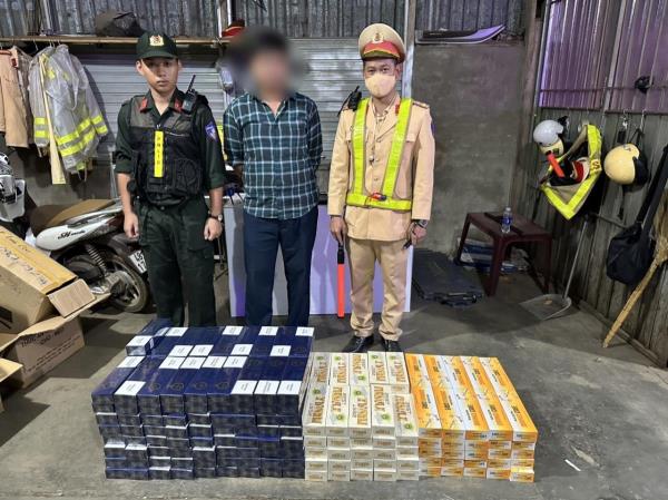 CSGT Đắk Nông phát hiện tạm giữ 01 đối tượng vận chuyển hơn 200 cây thuốc lá lậu