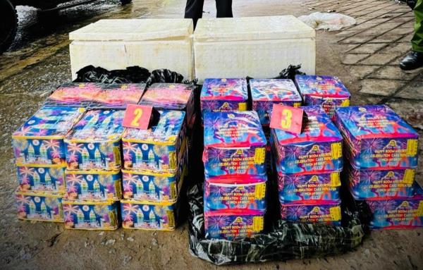 Bắt pháo lậu xuôi QL9