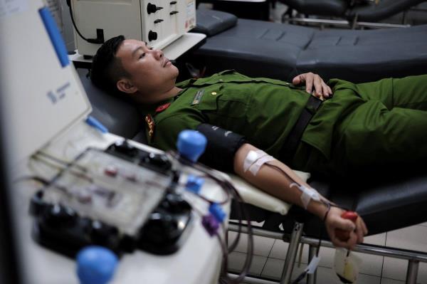 Hành động nhân văn