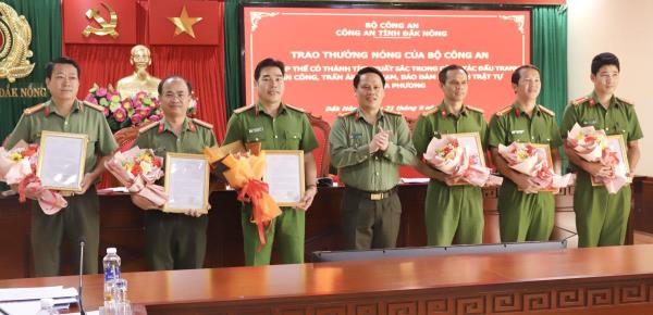 Nhiều tập thể, cá nhân thuộc Công an tỉnh Đắk Nông được Bộ Công an, UBND tỉnh khen thưởng