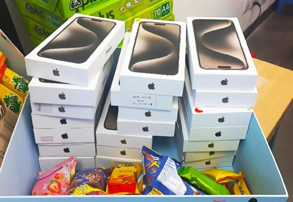 Thu giữ táo Titan lậu