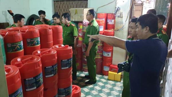 Phá chuyên án sản xuất, buôn bán dầu nhớt giả tại tỉnh Phú Yên