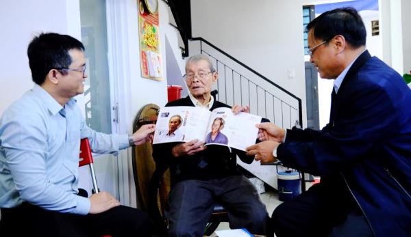 Lãnh đạo thành phố Đà Nẵng thăm các nhân chứng từng công tác ở Hoàng Sa