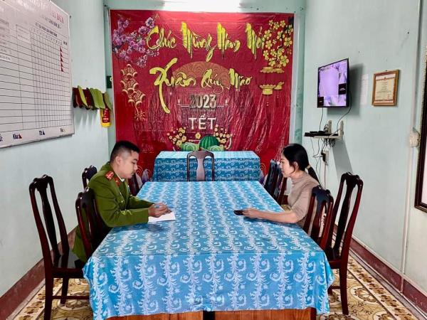 Công an xã giúp dân lấy lại 100 triệu đồng do chuyển nhầm tài khoản