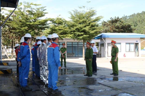 Lãnh đạo Công an TP Đà Nẵng kiểm tra đột xuất công tác PCCC và CNCH tại các kho xăng dầu
