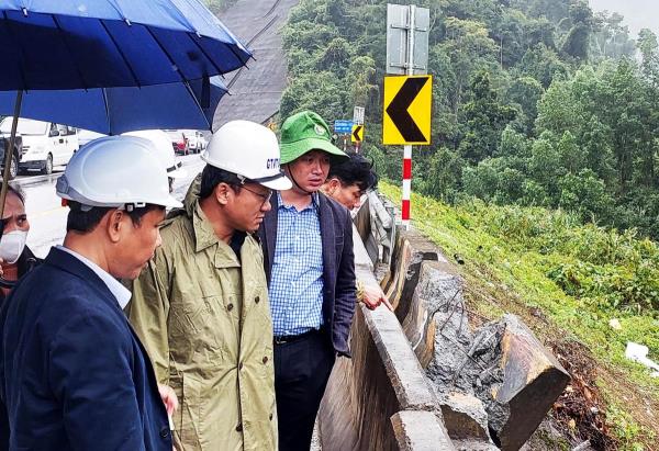 Ủy ban ATGT Quốc gia thăm và hỗ trợ các nạn nhân trong vụ TNGT trên đường Hồ Chí Minh đoạn La Sơn – Túy Loan