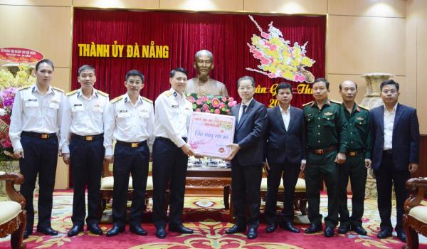 Đoàn công tác của Lữ đoàn Tàu ngầm 189 Hải quân thăm TP Đà Nẵng