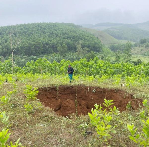 Tiếp tục theo dõi sụt lún đất tại khu vực Hố Tô