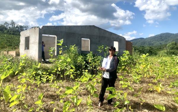 Cả gan tháo dỡ nhà dân đem... bán sắt vụn