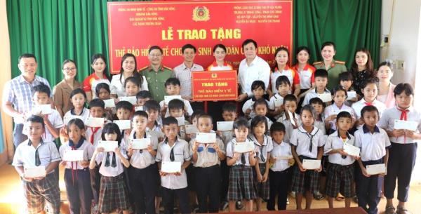 Phòng An ninh kinh tế Công an tỉnh Đắk Nông tiếp tục lan tỏa thông điệp Một tấm thẻ - Ngàn yêu thương