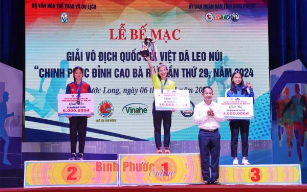 Nguyễn Thị Oanh lần thứ 3 lên ngôi Nữ hoàng leo núi