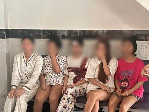 Bình Thuận: Khởi tố chủ cơ sở massage Hoa Kiều và Thành Đô về hành vi giam lỏng 6 nữ tiếp viên