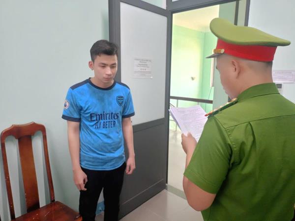 Sau khi chia tay người yêu, nam thanh niên tung clip nhạy cảm