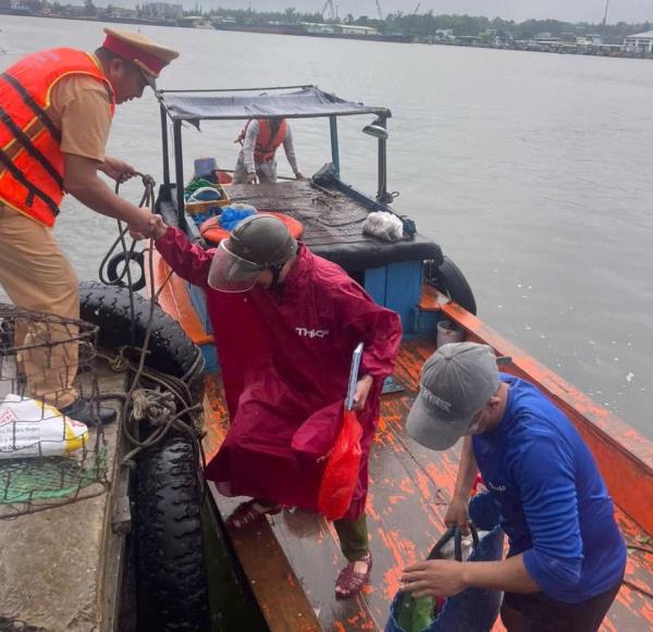 Đảm bảo an toàn giao thông tại bến phà Tam Hải