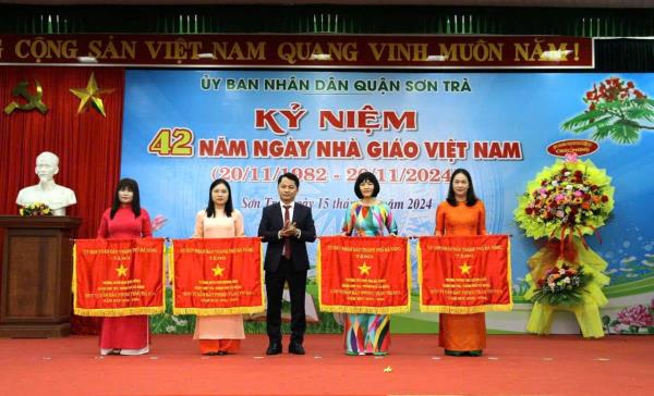 Sơn Trà vinh danh các thầy cô giáo xuất sắc