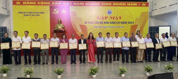 Gặp mặt bí thư chi bộ khu dân cư năm 2024