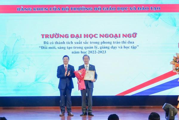 Trường Đại học Ngoại Ngữ Đà Nẵng được Bộ Giáo dục- Đào tạo tặng Bằng khen