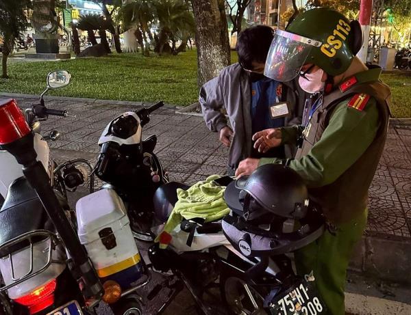 Đầu trần, xế độ chộ CS113