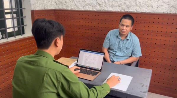 Giám đốc sử dụng tài liệu giả để lừa đảo chiếm đoạt tài sản