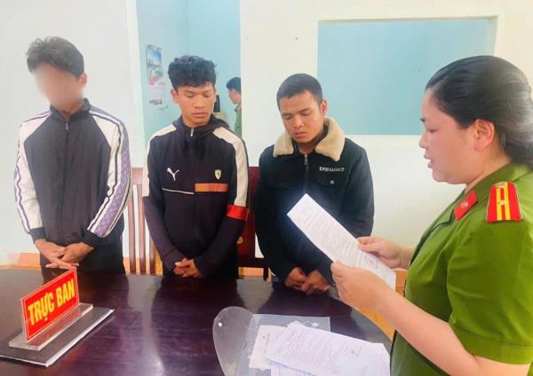 3 con nghiện vào tròng