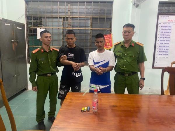 Con nghiện bị bắt tại trận