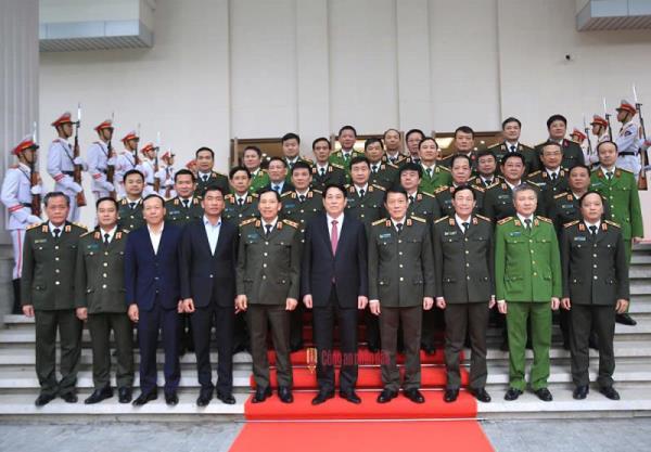 Giữ vững ổn định chính trị và môi trường hoà bình để xây dựng và phát triển đất nước