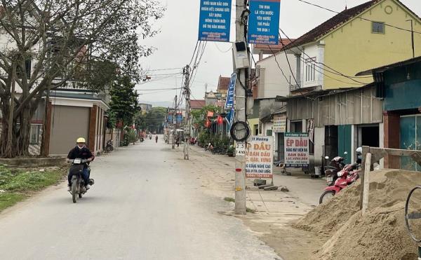 Đường hay cột điện có trước?